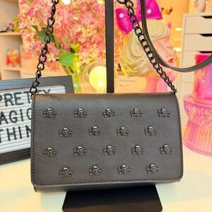 Betsey Johnson XOSYBIL Black Skulls Crossbody ☠️